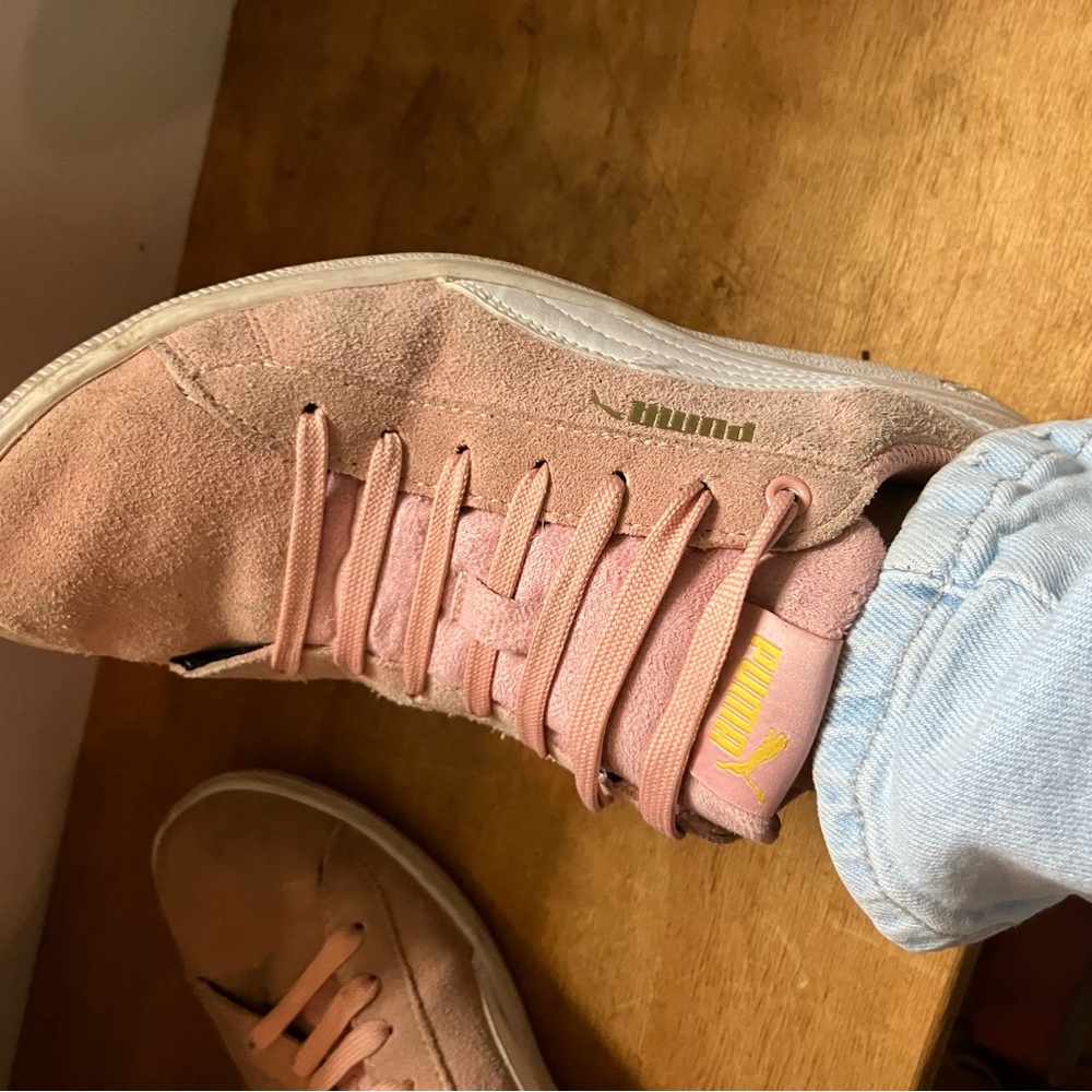 Puma Women's Soft Pink Sneakers Samba